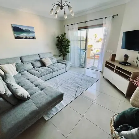 Sunny Condo- Pool & Free Parking Walk To Apartmán
